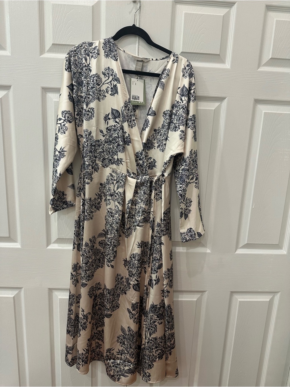 Brand new w/tags! H&M Wrap Dress with Black Floral Print, Medium